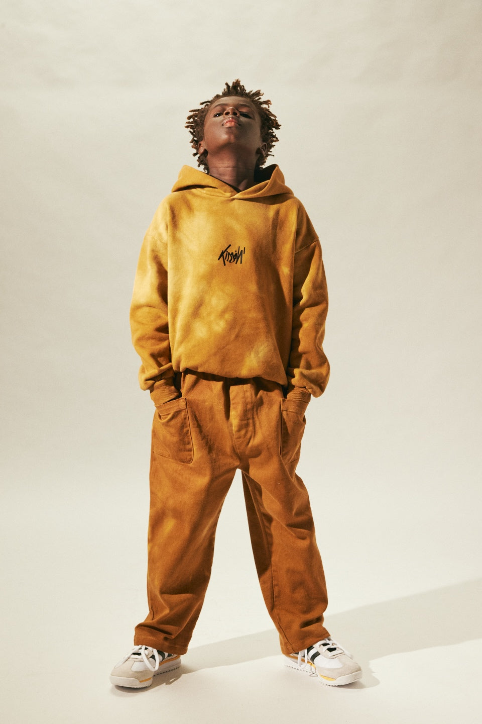 CHINO JOGGER CON TASCHE